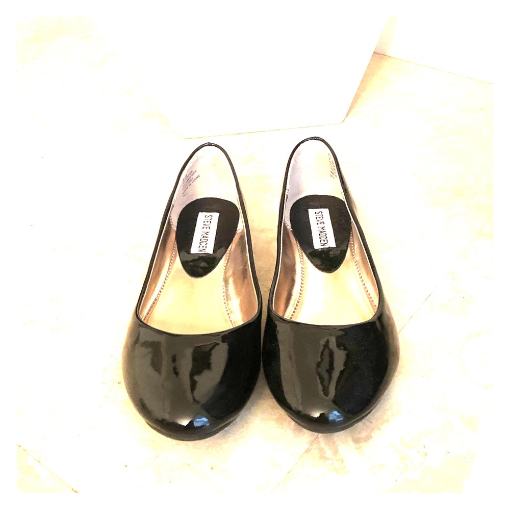 Steve Madden Black Flats